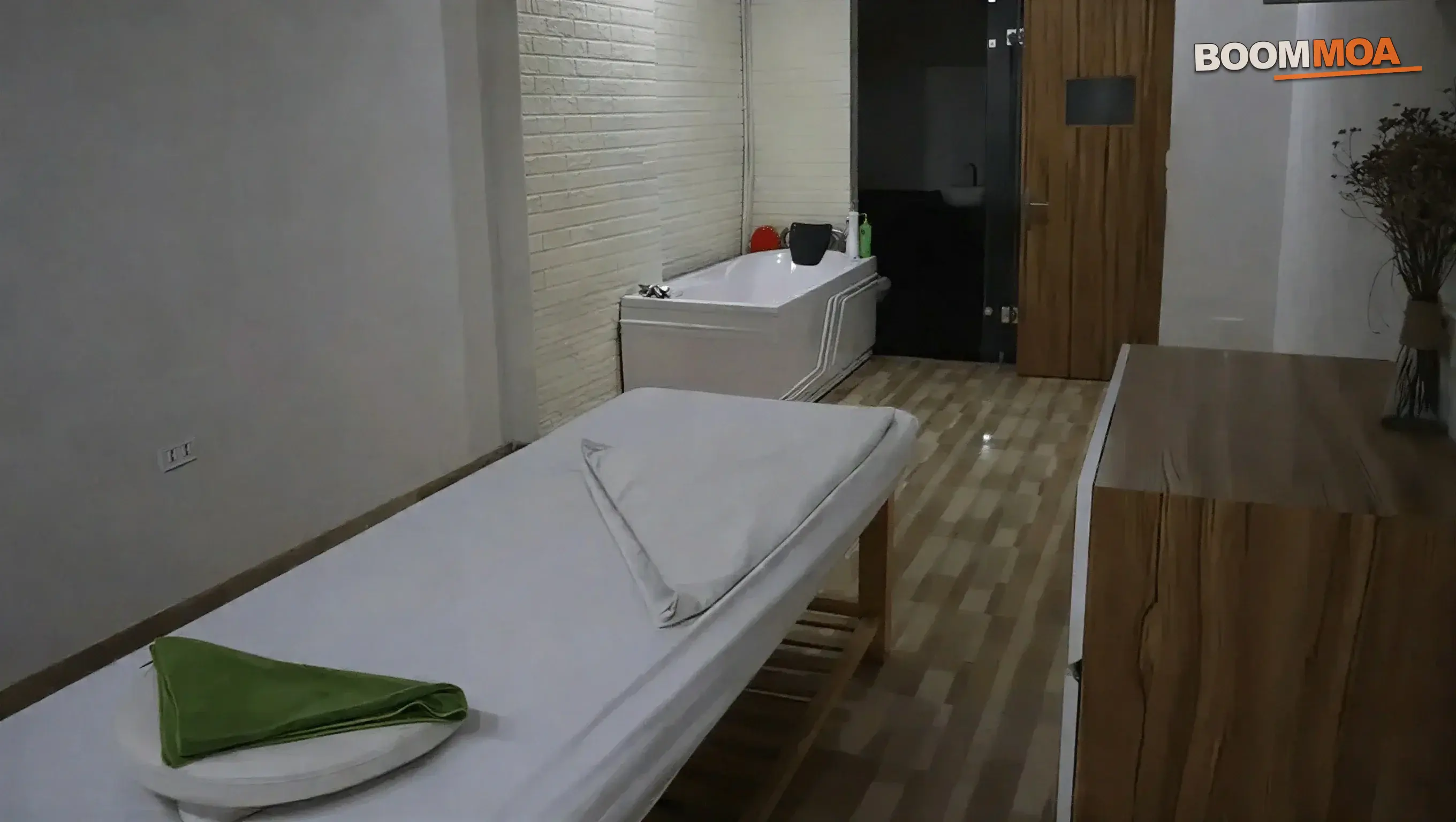 하노이 로컬 마사지 검색과 한인 운영 업체를 구분하는 수 사우나 실내